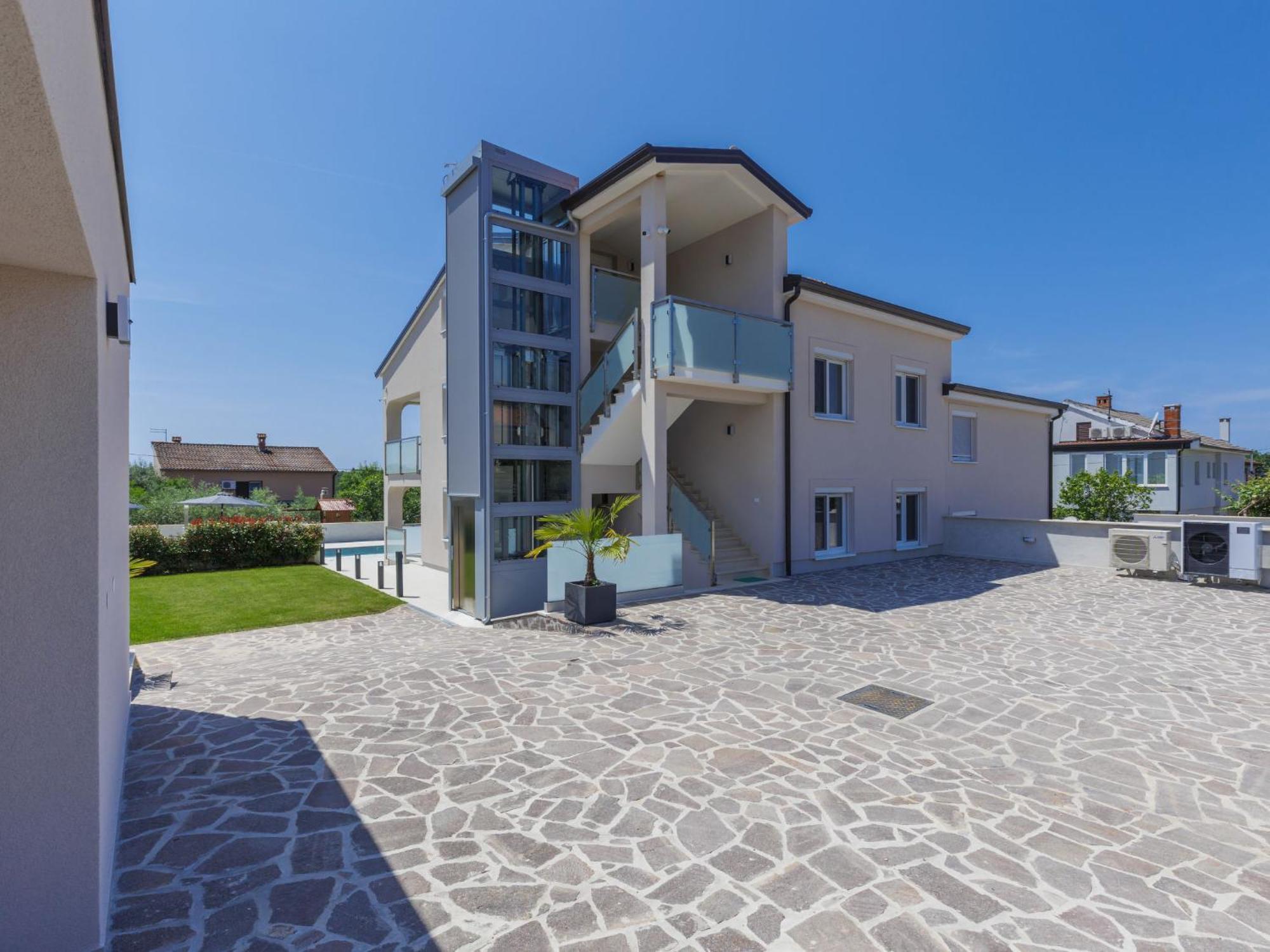 Galici-1 By Interhome *